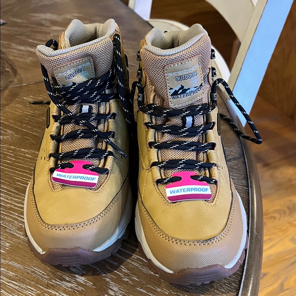 New Skechers Outdoors Relaxed Fit Boots Womens Waterproof Boots Size 6